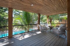 Best Roatan Hotels