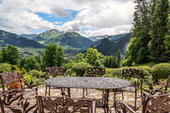 Luxury Swiss Chalets: Where Elegance Meets Nature